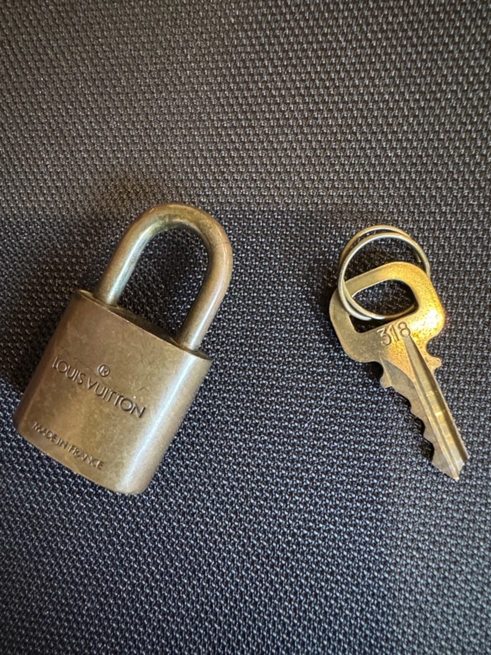 Louis Vuitton #318 Brown Lock with Key - Picture 2 of 10